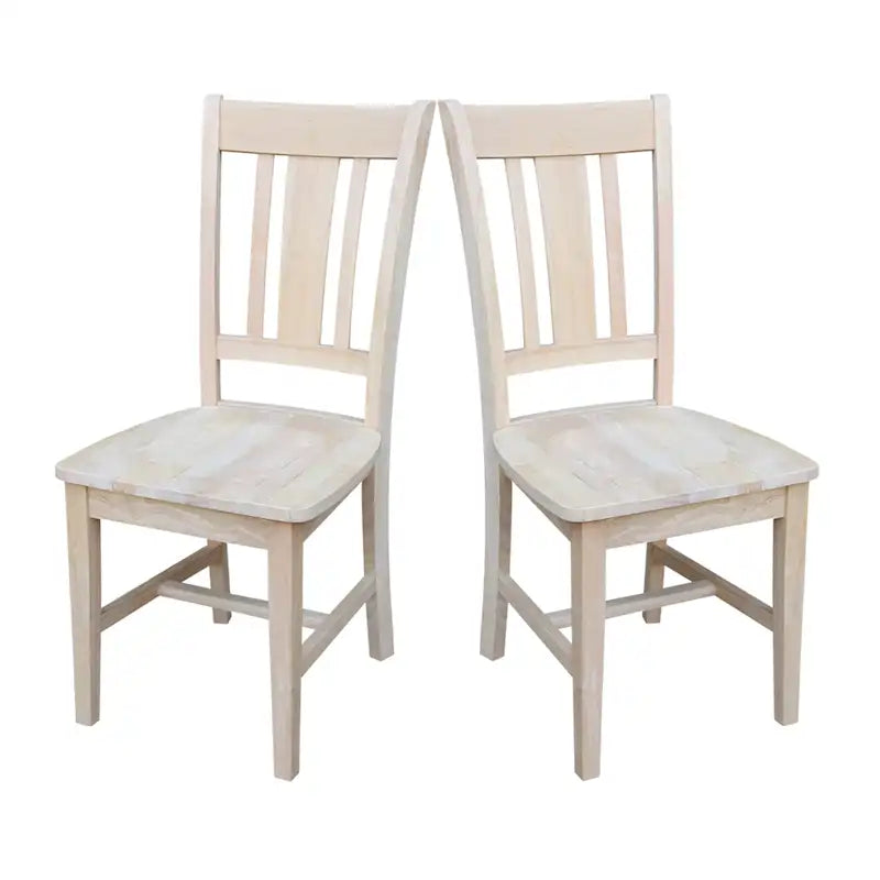 Chaises à dossier en bois massif, deux chaises par lot