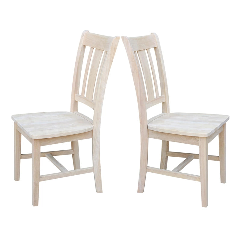 Chaises à dossier en bois massif, deux chaises par lot
