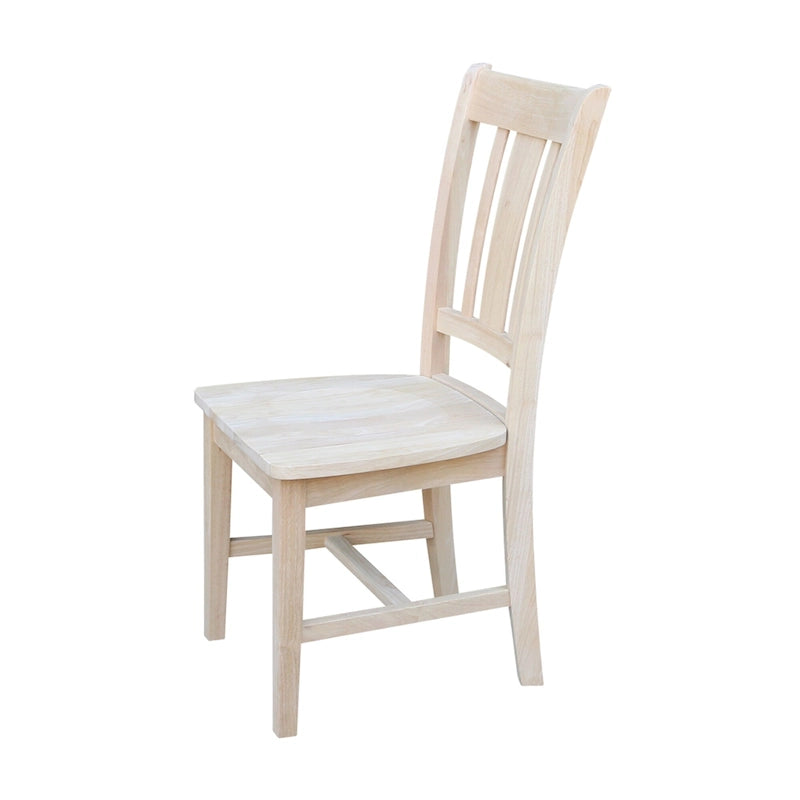 Chaises à dossier en bois massif, deux chaises par lot