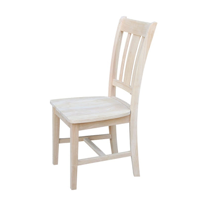 Chaises à dossier en bois massif, deux chaises par lot