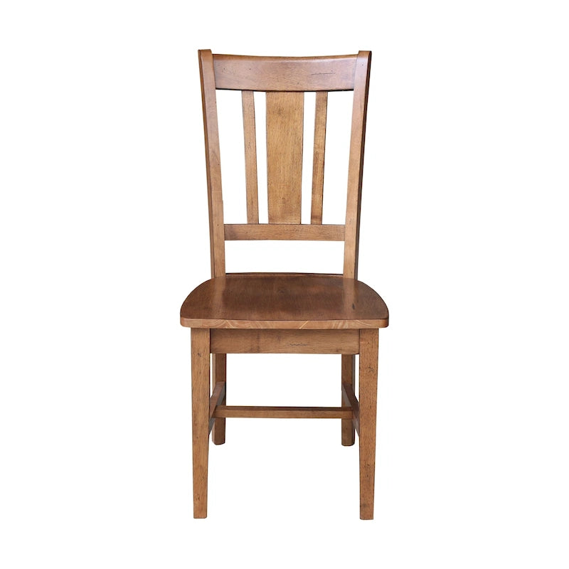 Chaises à dossier en bois massif, deux chaises par lot
