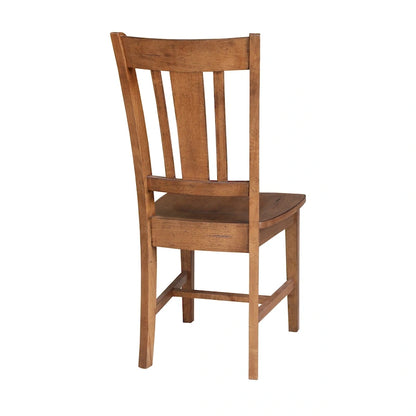 Chaises à dossier en bois massif, deux chaises par lot